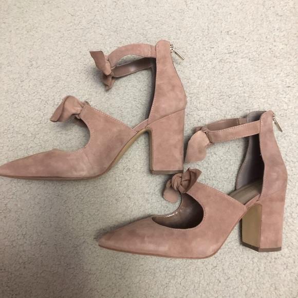 Bow details heels - Picture 2 of 3